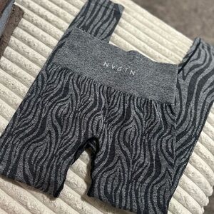 NVGTN Charcoal and Black Wave Leggings